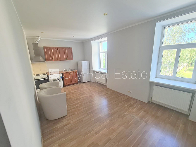 Фасадный дом, реновированный дом, закрытый двор, место для машины, вход с улицы и Рига - изображение 10