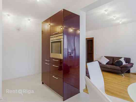 Качественная и эстетичная 3-комнатная квартира с продуманным дизайном и красивым Ogre un Ogres novads