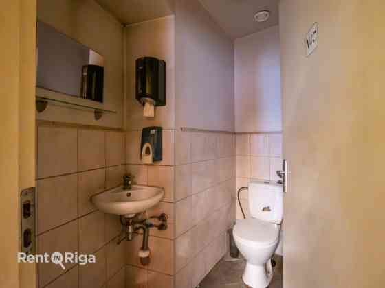 Kafejnīcas telpas ar ventilācijas sistēmu.  Telpas sastāv no klientu zāles 30 kvm, virtuves telpas,  Rīga