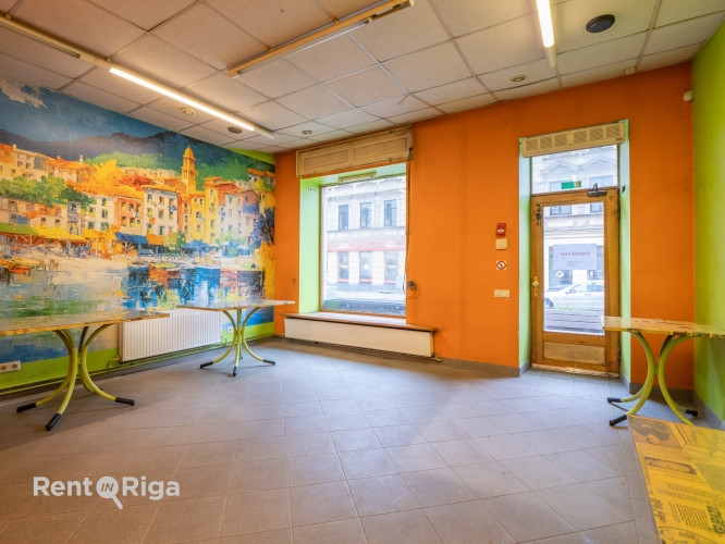 Kafejnīcas telpas ar ventilācijas sistēmu.  Telpas sastāv no klientu zāles 30 kvm, virtuves Rīga - foto 2