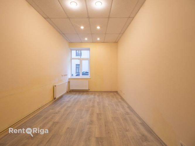 Trīs kabineti ar koridori un WC.  Visas kabineti izolēti. Kabineti no 13 - 21 kvm, sava tualete un k Рига - изображение 5