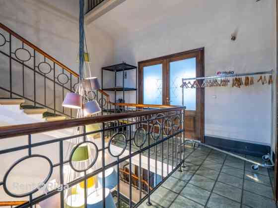 Zāle Jēkaba kazarmās.  Viena liela telpa, kas atrodas 2.stāvā. Kopīga ieeja un trepju telpa ar resto Rīga