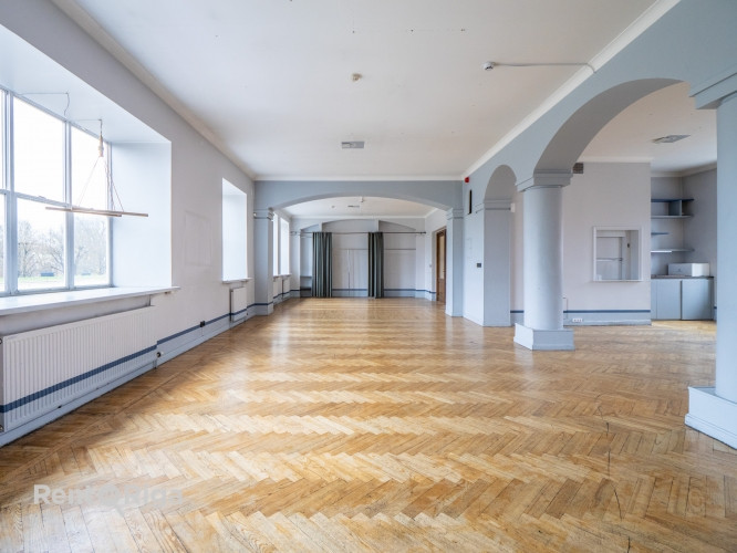 Zāle Jēkaba kazarmās.  Viena liela telpa, kas atrodas 2.stāvā. Kopīga ieeja un trepju telpa Rīga - foto 2