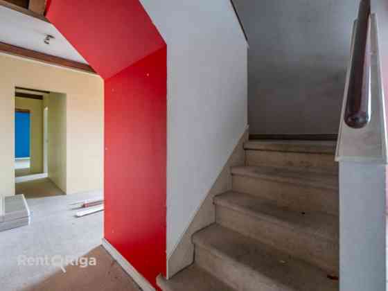 Bijušās hosteļa telpas Jēkaba kazarmās. Iespējams izveidot arī biroju.  Telpu lietošanas kods: biroj Рига