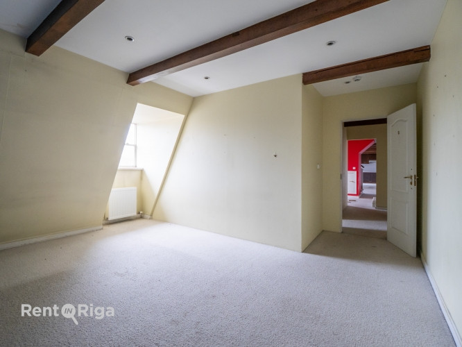 Bijušās hosteļa telpas Jēkaba kazarmās. Iespējams izveidot arī biroju.  Telpu lietošanas kods: biroj Рига - изображение 5