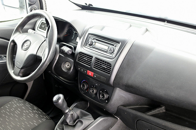 Opel Combo Van 1.2 CDTi 66kW Таллин - изображение 5