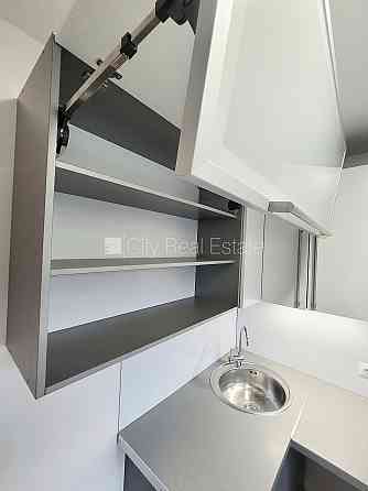 Зеленая территория, бесплатная стоянка во дворе, лестничная клетка после Рига