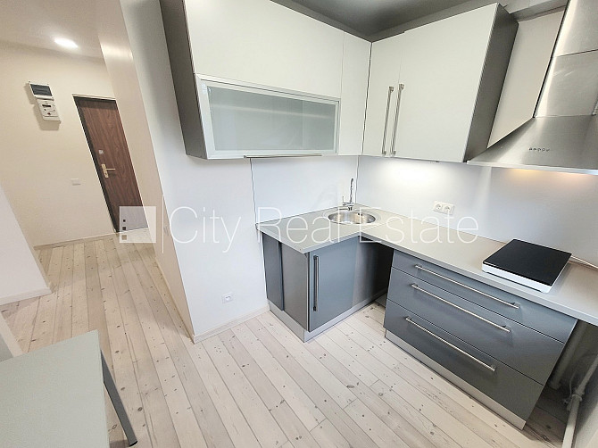 Зеленая территория, бесплатная стоянка во дворе, лестничная клетка после Рига - изображение 2