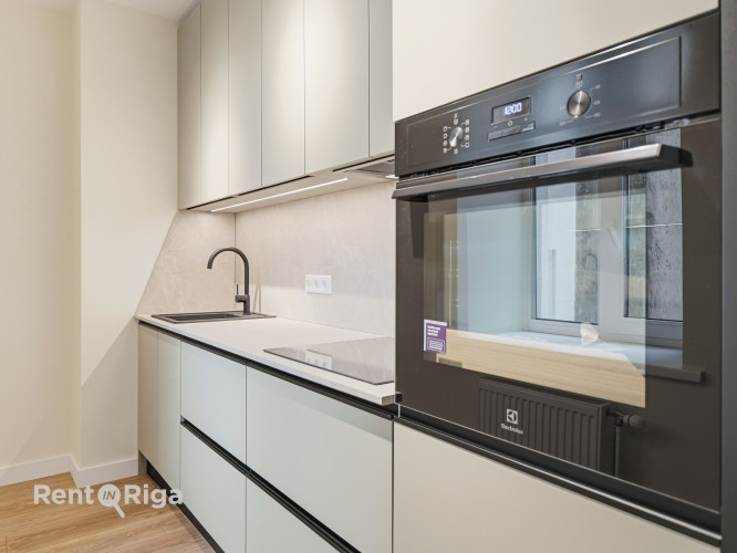 Ekskluzīva iespēja - ar augstas kvalitātes apdari dzīvoklis pašā Rīgas sirdī!  Plānojums: Rīga - foto 6