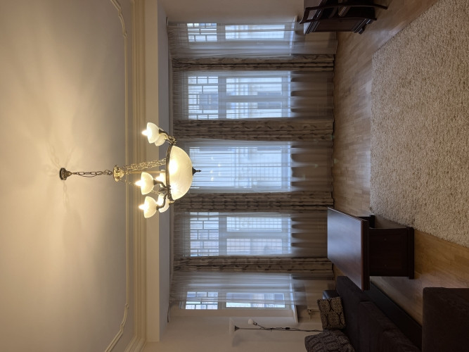 Elegantais dzīvoklis, kas atrodas vēsturiskā ēkā Stabu ielā, piedāvā mūsdienu ērtības un Rīga - foto 2