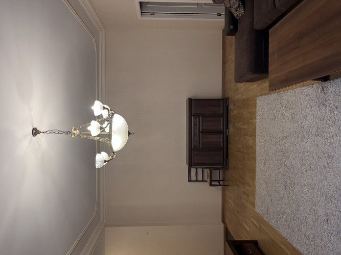 Elegantais dzīvoklis, kas atrodas vēsturiskā ēkā Stabu ielā, piedāvā mūsdienu ērtības un Rīga - foto 6