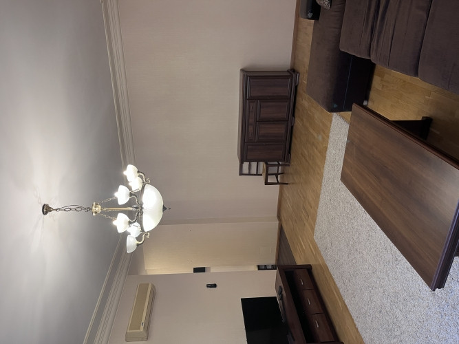 Elegantais dzīvoklis, kas atrodas vēsturiskā ēkā Stabu ielā, piedāvā mūsdienu ērtības un Rīga - foto 5