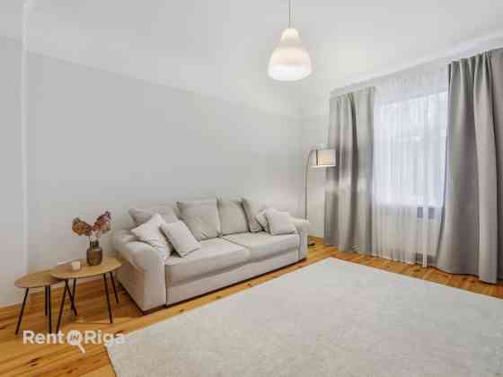 Izīrē gaišu un mājīgu 3 istabu dzīvokli Āgenskalnā!  Māja ar trīs stāviem un četriem dzīvokļiem, tāp Рига