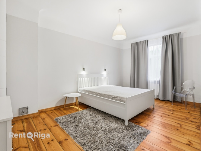 Izīrē gaišu un mājīgu 3 istabu dzīvokli Āgenskalnā!  Māja ar trīs stāviem un četriem dzīvokļiem, tāp Рига - изображение 1