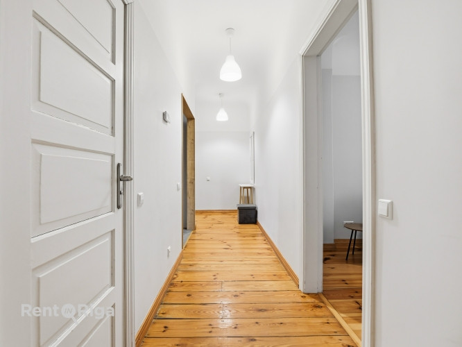 Izīrē gaišu un mājīgu 3 istabu dzīvokli Āgenskalnā!  Māja ar trīs stāviem un četriem dzīvokļiem, tāp Рига - изображение 4