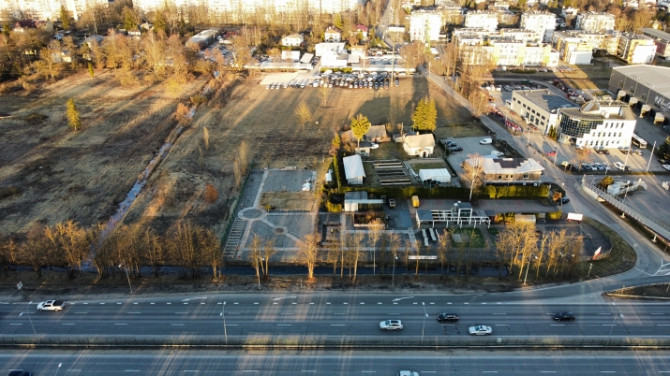 Zemes gabals Kārļa Ulmaņa gatves malā, krustojumā ar Gramzdas ielu. Pašreiz piebraukšana no Rīga - foto 2