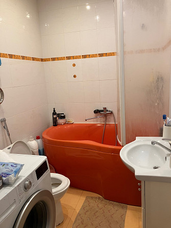 Pārdod 2-istabu dzīvokli, Augstajā 1 stāvā. Ir lodžija Rīga - foto 4