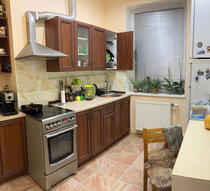 Pārdod 2-istabu dzīvokli, Augstajā 1 stāvā. Ir lodžija Rīga - foto 3