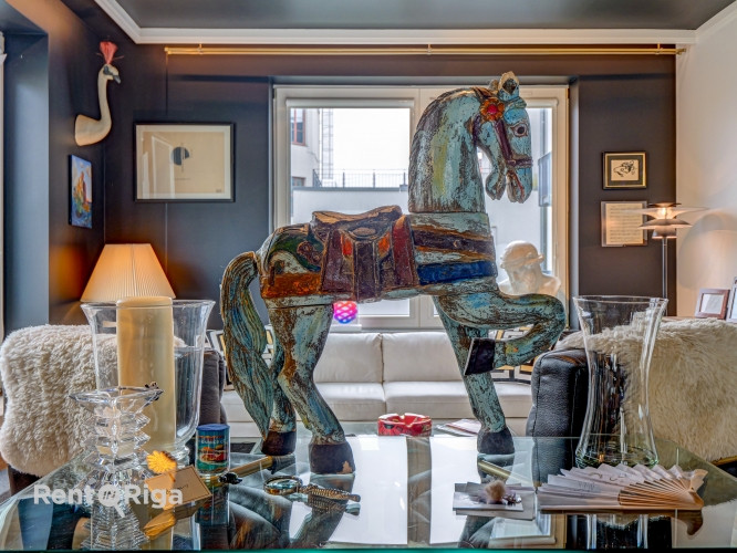 Izīrē elegantu augšstāva dzīvokli ar iespaidīgu 60 m terasi klusajā centrā  Antonijas Rīga - foto 5