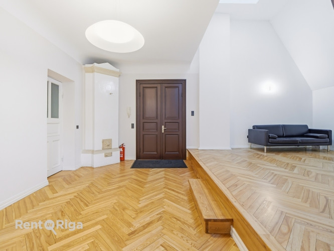 Biroja telpas Klusajā centrā  renovētā un reprezentablā ēkā ar ieeju no Elizabetes ielas Rīga - foto 12