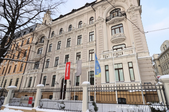 Biroja telpas Klusajā centrā  renovētā un reprezentablā ēkā ar ieeju no Elizabetes ielas Rīga - foto 2