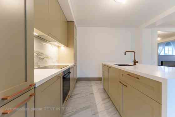 An elegant Art Nouveau building at 7 Ausekļa Street is located in the most prestigious part of the Q Rīga