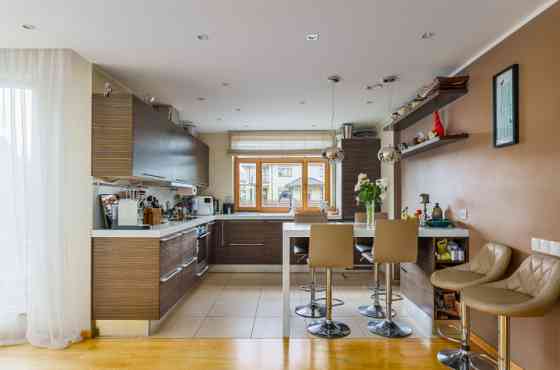 Pārdod brīnišķīgu ģimenes māju Beberos!  Šī kvalitatīvā māja kas atrodas Beberos, Babītes pagastā -  Rīgas rajons