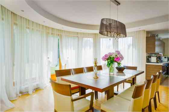 Pārdod brīnišķīgu ģimenes māju Beberos!  Šī kvalitatīvā māja kas atrodas Beberos, Babītes pagastā -  Rīgas rajons