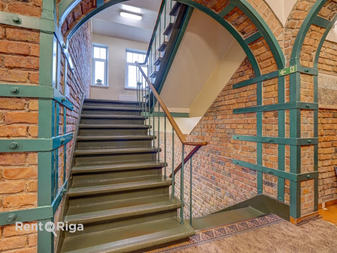 Ekskluzīva iespēja - birojs ar labu lokāciju un iekļautu parkingu!  Izīrē pilnībā Rīga - foto 8