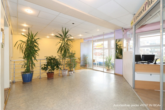 Izīrē telpas tirdzniecības centrā 