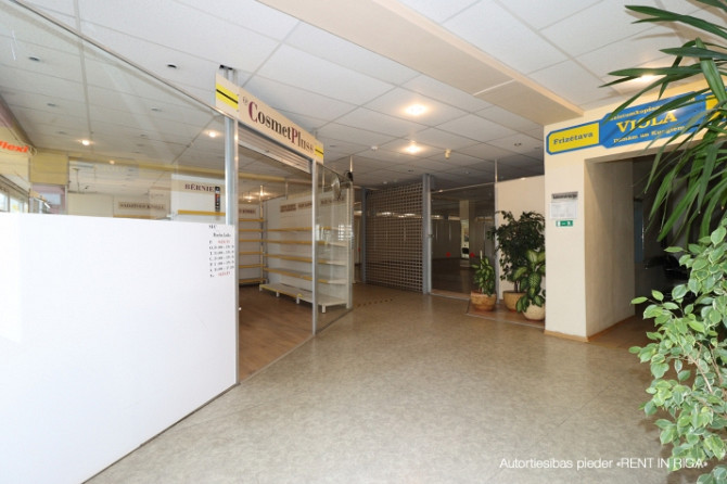 Izīrē telpas tirdzniecības centrā 