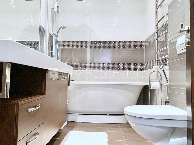 Jaunceltne, labiekārtots apzaļumots pagalms, pazemes autostāvvieta, pagalmā bērnu spēļu Rīga - foto 18