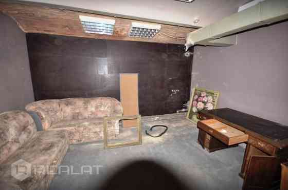 Nomā biroja telpas Rīgas centrā, Stabu ielā. Birojā pieejami 5 slēgti kabineti. Māja atrodas slēgtā  Рига