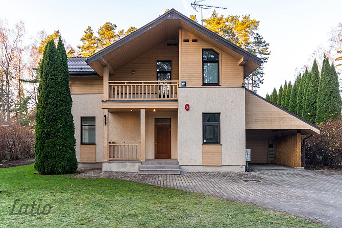 Pārdod mājīgu un pilnībā mēbelētu divstāvu privātmāju Jūrmalā  īpašumu, kurš apvieno Jūrmala - foto 1