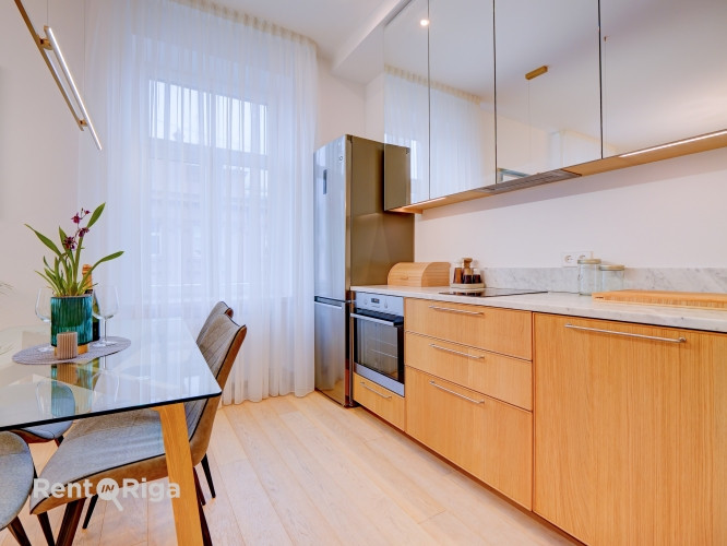 Красивая фасадная квартира в полностью реновированном доме. Квартира полностью Рига - изображение 5