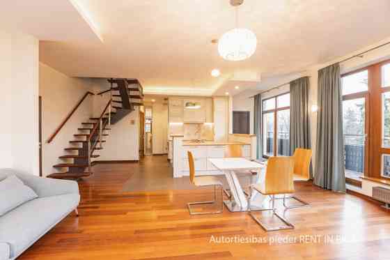 Сдается просторная четырехкомнатная квартира (138 кв.м) с большой террасой и Rīga