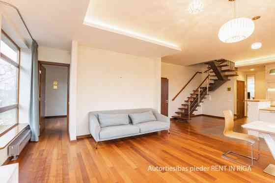 Сдается просторная четырехкомнатная квартира (138 кв.м) с большой террасой и Rīga