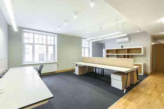 Kvalitatīvs un gaišs birojs pilsētas centrā.  Skolas iela 11, starp Dzirnavu un Lāčplēša ielām. Reno Rīga