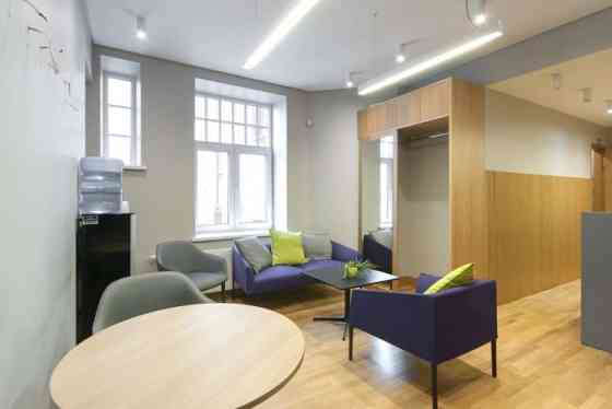 Kvalitatīvs un gaišs birojs pilsētas centrā.  Skolas iela 11, starp Dzirnavu un Lāčplēša ielām. Reno Rīga