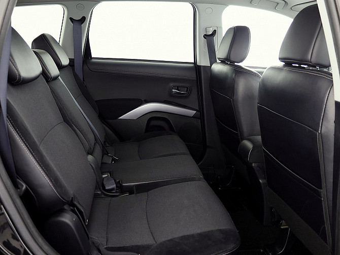 Mitsubishi Outlander Luxury Facelift ATM 2.4 125kW Tallina - foto 7