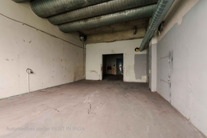 Heated production or warehouse premises on the 2nd floor.  3 or 4 separate adjacent rooms are availa Рига - изображение 10