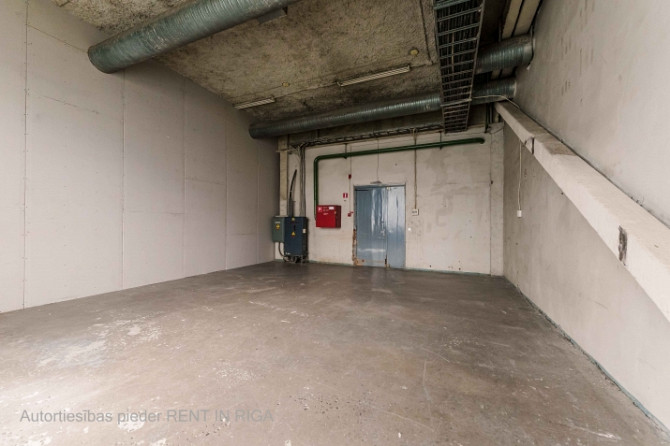 Heated production or warehouse premises on the 2nd floor.  3 or 4 separate adjacent rooms are availa Рига - изображение 12