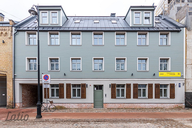 Pārdod mēbelētu divistabu dzīvokli 2017.gadā renovētā mūra namā, kas būvēts Rīga - foto 1