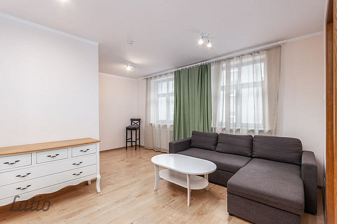 Pārdod mēbelētu divistabu dzīvokli 2017.gadā renovētā mūra namā, kas būvēts Rīga - foto 5