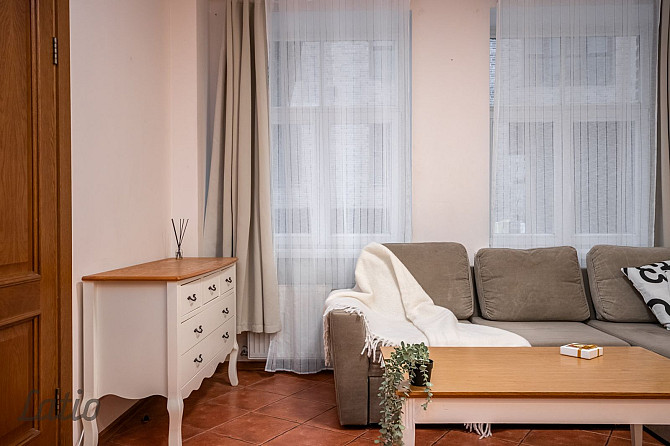 Pārdod mēbelētu divistabu dzīvokli 2017.gadā renovētā mūra namā, kas būvēts Rīga - foto 7