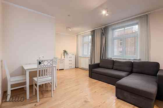 Pārdod divistabu dzīvokli jaunajā projektā (2021.g.) pie parka. Ēkai B energoefektivitātes klase, dz Rīga