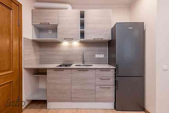 Pārdod divistabu dzīvokli jaunajā projektā (2021.g.) pie parka. Ēkai B energoefektivitātes klase, dz Рига