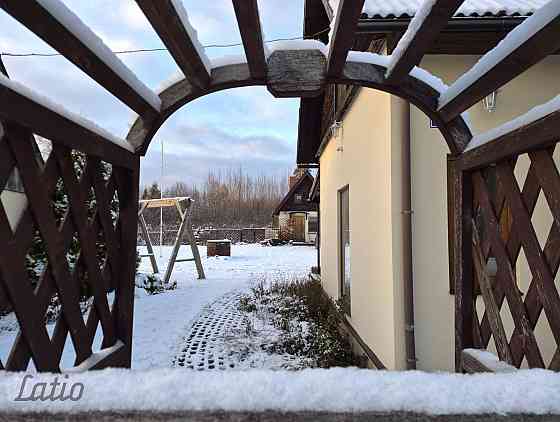 Pārdošanā nonācis īpašums Valkā, kas apvieno pilsētas ērtības ar lauku klusumu un zaļo mieru. Vasarn Валка и Валкский край