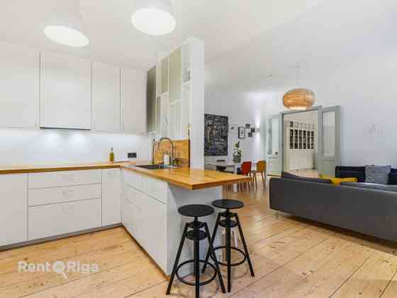 Продаётся стильная 5-комнатная семейная квартира в скандинавском Rīga