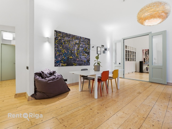 Tiek pārdots gaumīgs 5-istabu ģimenes dzīvoklis Skandināvu minimālisma stilā. Dzīvoklis ir Rīga - foto 5